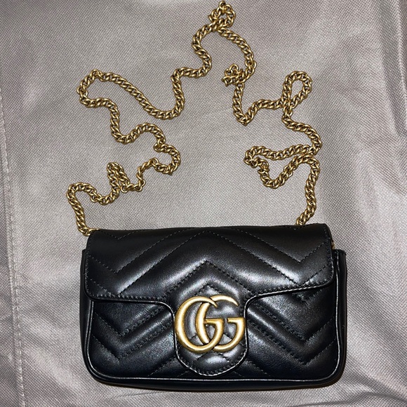 Gucci Handbags - Gucci Camera Bag